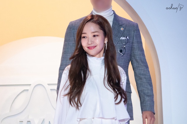 Thư ký Kim Park Min Young xinh đẹp và ngọt ngào - 10