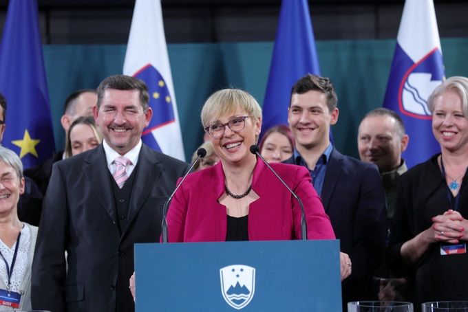 Cựu luật sư của bà Melania Trump thành nữ tổng thống đầu tiên của Slovenia - 1