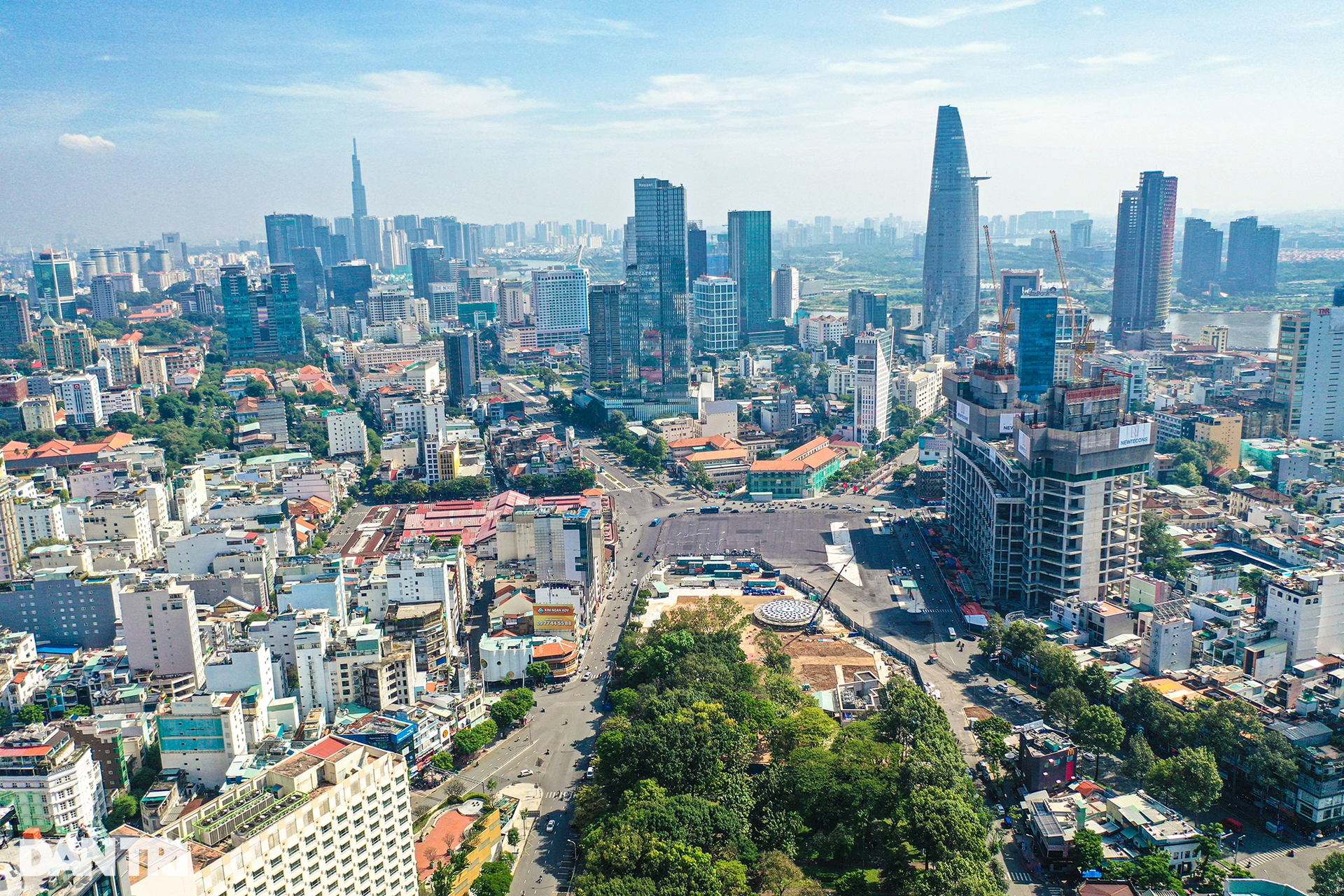 Giếng trời khổng lồ hình hoa sen của metro Bến Thành - Suối Tiên - 13