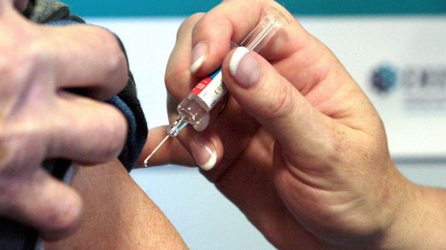 Anh phê duyệt vắc xin Covid-19, bắt đầu tiêm chủng tuần tới - 1