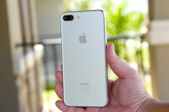 Sau 3 năm, iPhone 8 Plus sắp bị khai tử tại Việt Nam - 1