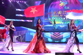 Đại diện Việt Nam lọt Top 6 Hoa hậu quý bà 2013