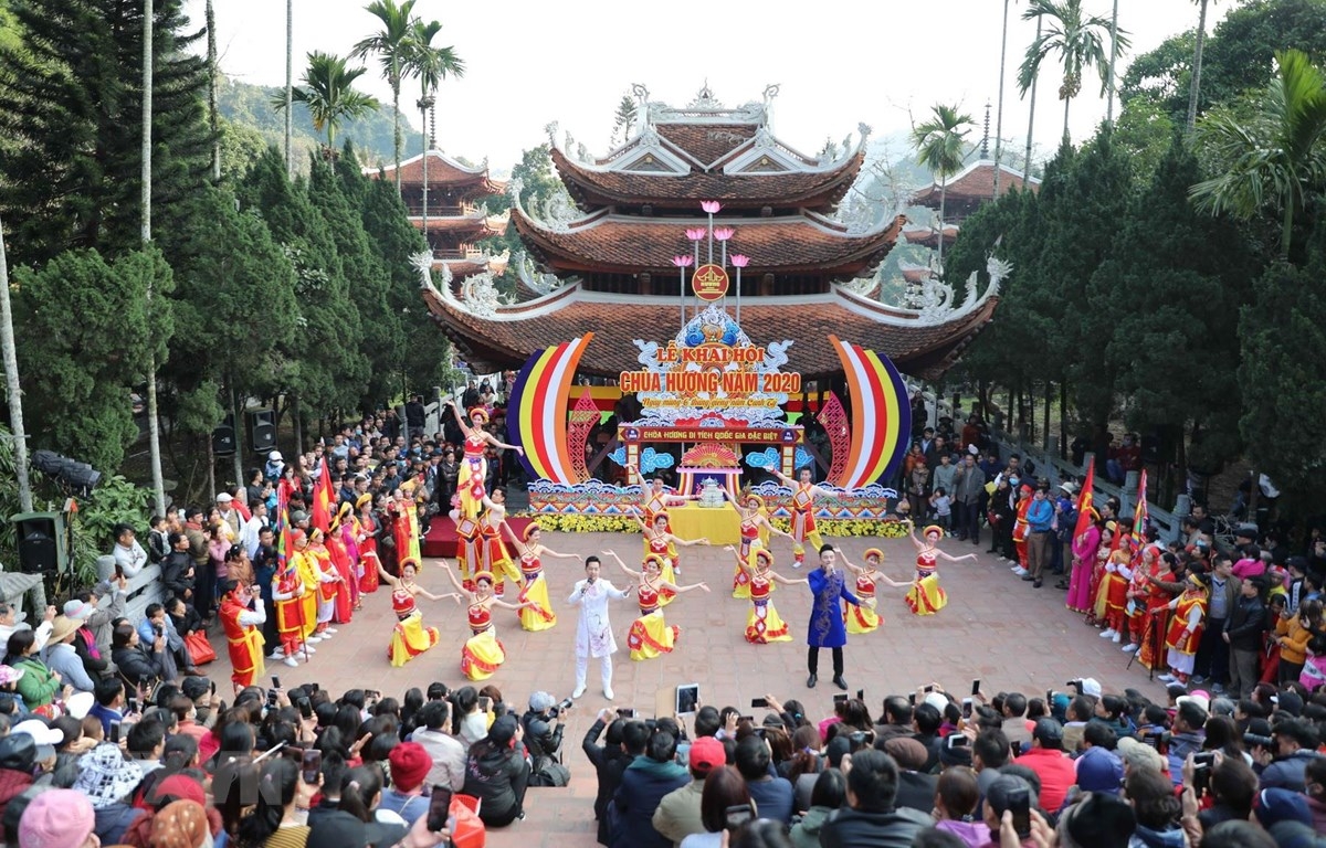 Hà Nội tạm dừng tổ chức lễ hội dịp Tết Nguyên đán 2022