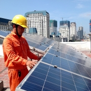EVN: Ưu tiên huy động 32 tỉ kWh điện mặt trời trong năm 2021
