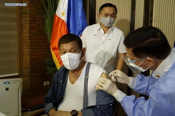 Tổng thống Philippines: “Tiêm vắc xin hoặc… vào tù”