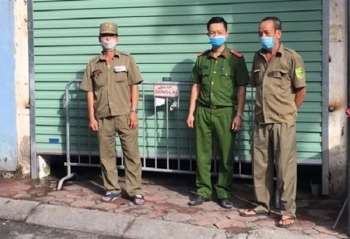 Phong tỏa 3 căn hộ liên quan ca dương tính SARS-CoV-2 tại đường Cổ Nhuế
