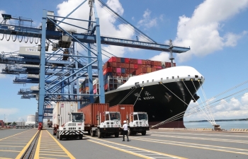 Bộ Công Thương đề nghị giảm phí lưu container, lưu kho, lưu bãi