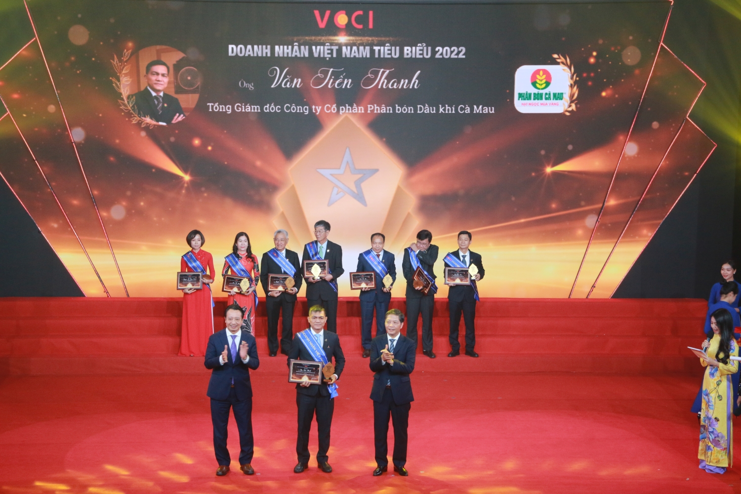 Tổng giám đốc Petrovietnam Lê Mạnh Hùng được vinh danh TOP 10 Doanh nhân tiêu biểu nhất Việt Nam năm 2022"