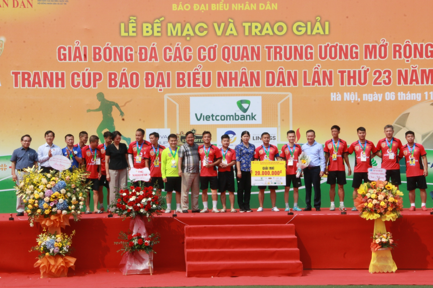 Đội bóng Tập đoàn Dầu khí Việt Nam giành Giải tư Giải bóng đá các cơ quan Trung ương