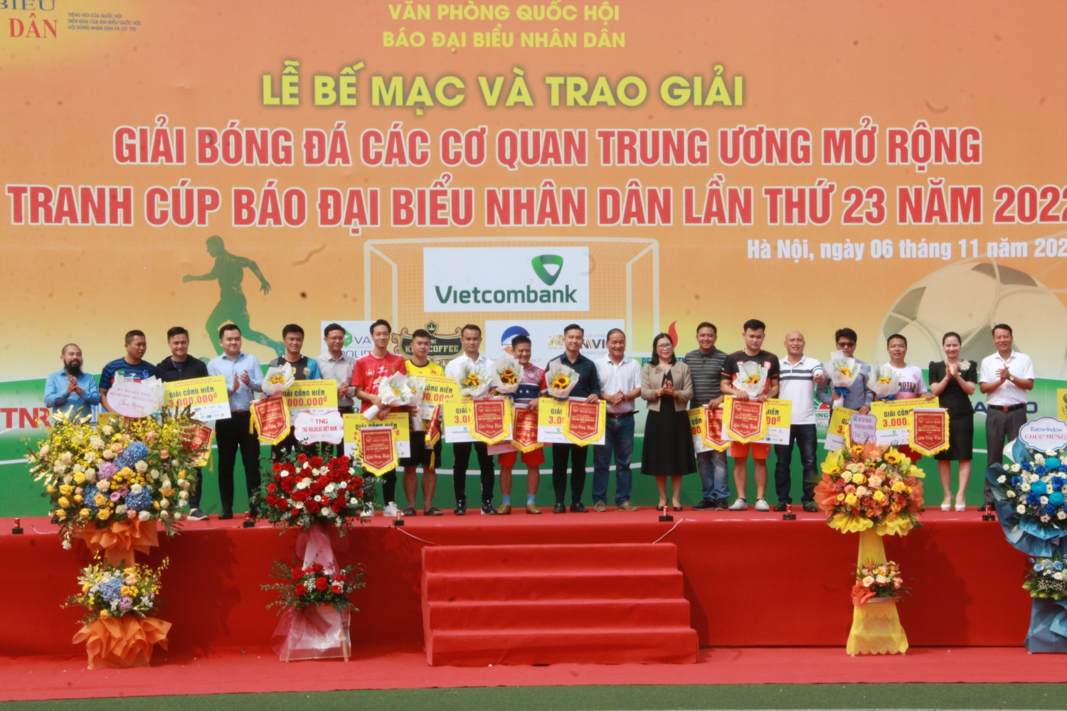Đội bóng Tập đoàn Dầu khí Việt Nam giành Giải tư Giải bóng đá các cơ quan Trung ương
