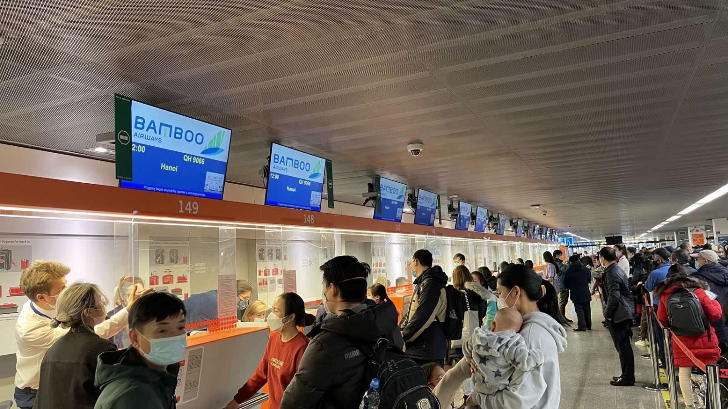 300 người Việt ở Ukraine đã về nước an toàn trên chuyến bay của Bamboo Airways ngày 10/3