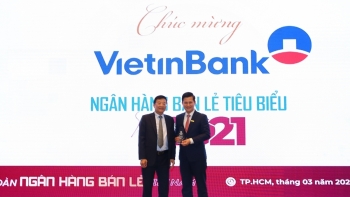 VietinBank xuất sắc nhận cú đúp Giải thưởng “Ngân hàng Bán lẻ tiêu biểu” và “Ngân hàng có dịch vụ sáng tạo tiêu biểu ”