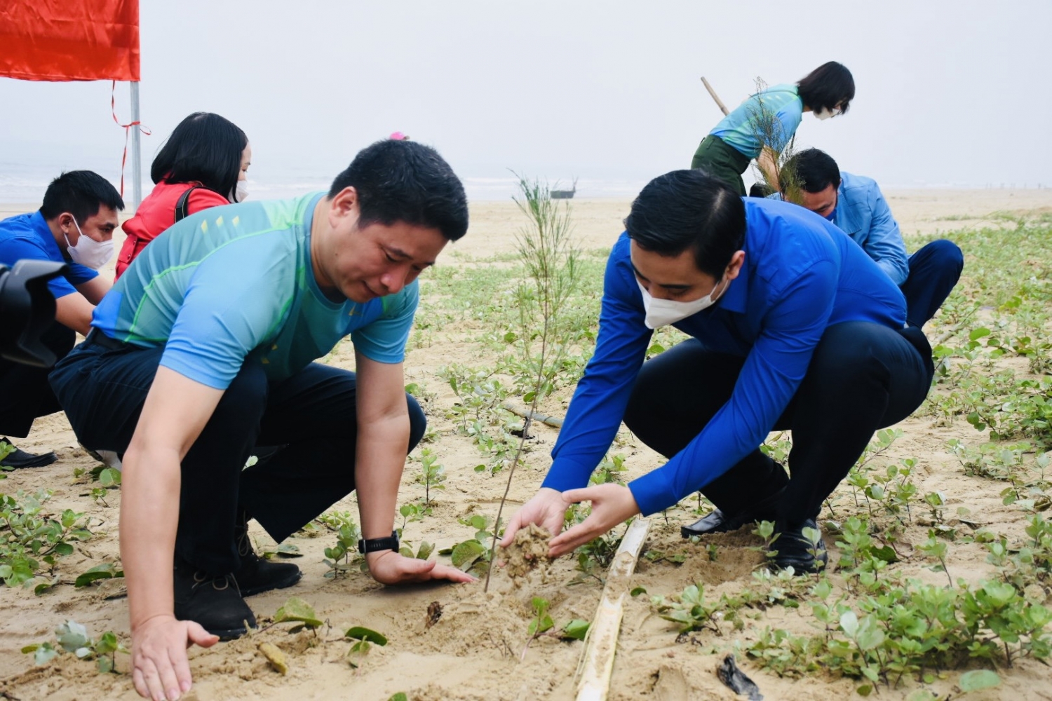 BIDV khánh thành nhà cộng đồng tránh lũ và trồng cây phòng hộ ven biển tại Hà Tĩnh