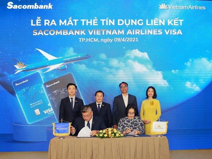 Tin nhanh ngân hàng ngày 14/4: Sacombank và Vietnam Airlines ra mắt thẻ tín dụng liên kết