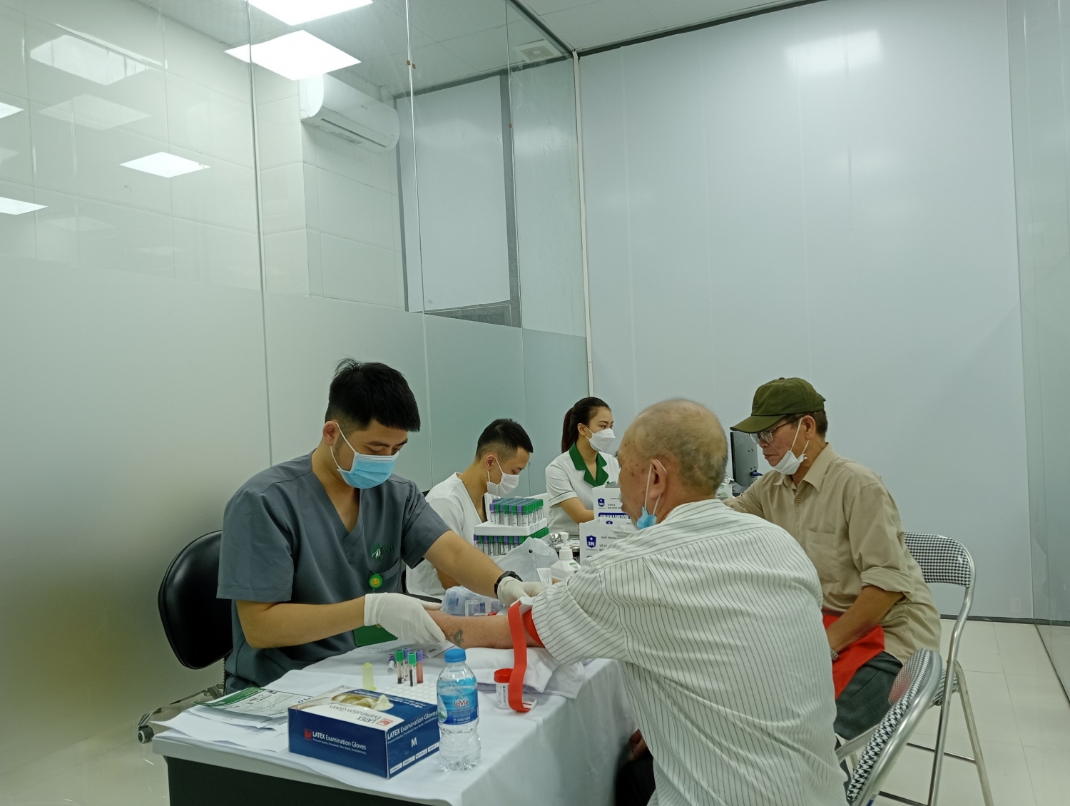 Hà Nội: Phường Mễ Trì tổ chức khám sức khỏe cho các đối tượng chính sách