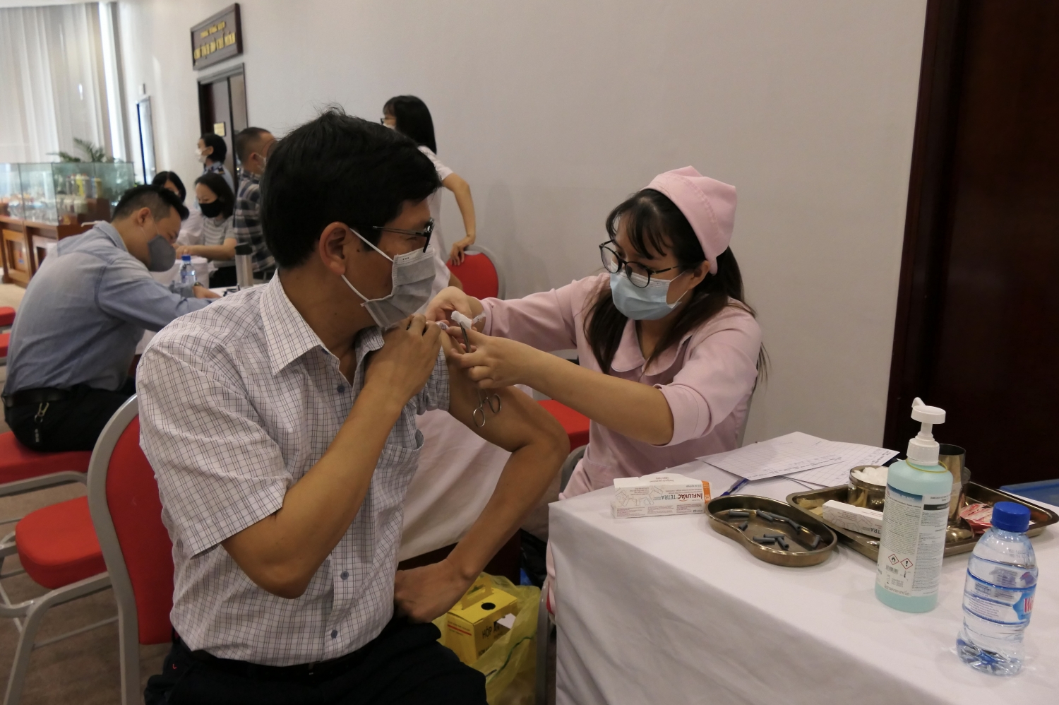 Petrovietnam tổ chức tiêm phòng cúm mùa cho cán bộ, công nhân viên Tập đoàn