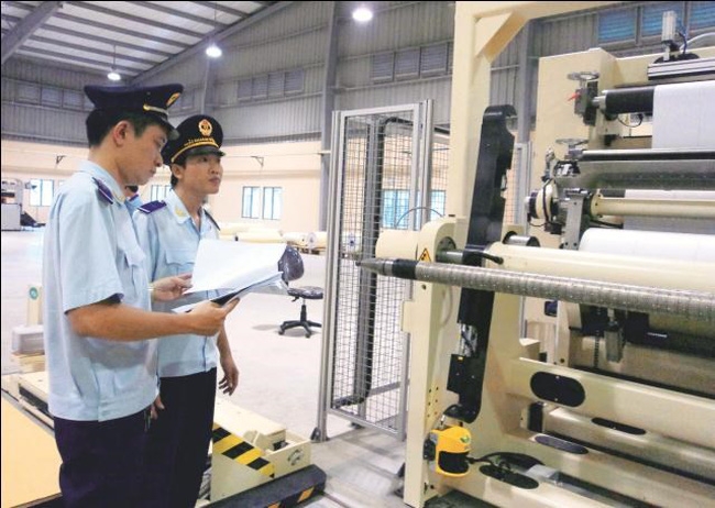 Việt Nam nhập khẩu nhiều máy móc, thiết bị từ Trung Quốc