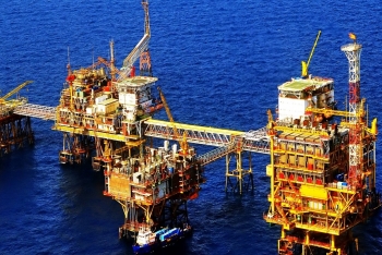 Sản lượng dầu thô khai thác giảm mạnh khiến tăng trưởng ngành khai khoáng “hụt hơi”
