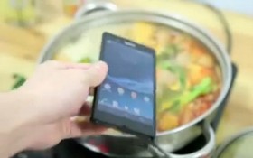 Ấn tượng Sony Xperia Z "nhúng lẩu" vẫn chạy tốt