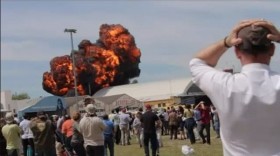 Tây Ban Nha: Máy bay trình diễn nổ tung tại triển lãm hàng không