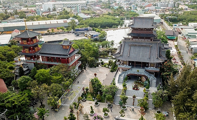 ba ngoi chua doc dao de ghe tham trong ngay phat dan o sai gon