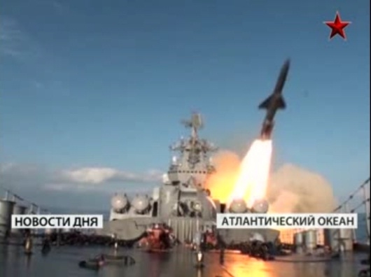 Xem tuần dương hạm hạng nặng Moskva phóng tên lửa đối hạm