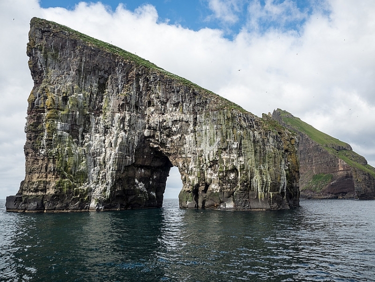 kham pha ve dep thanh binh cua quan dao faroe