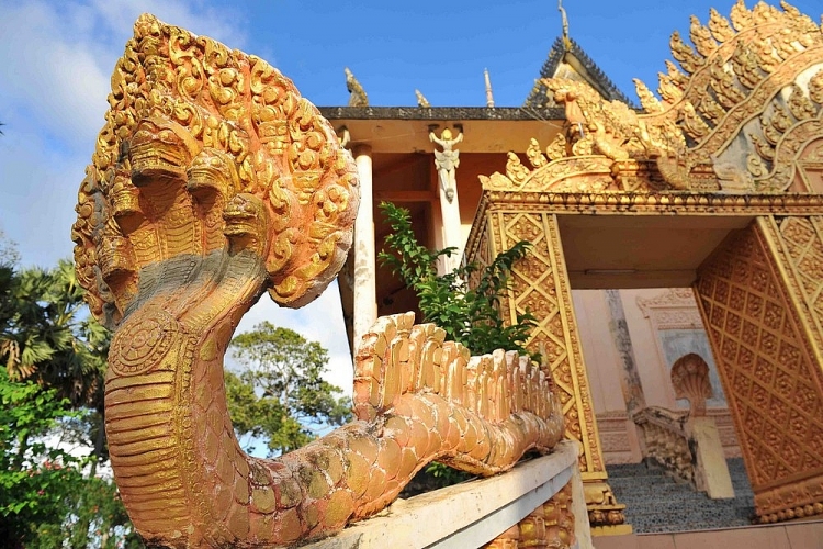 lac vao ngoi chua khmer dep nhat nam bo