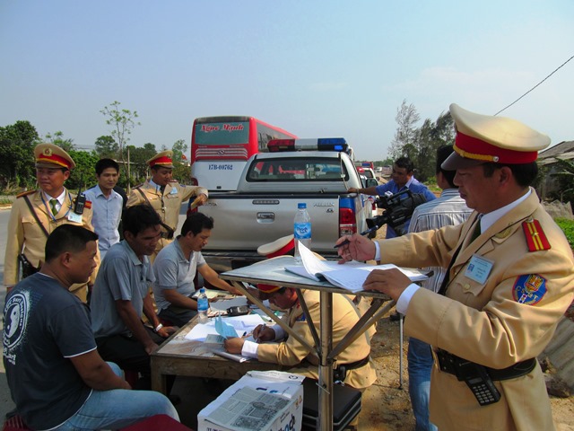 Quảng Bình: Ra quân đầu năm phòng CSGT xử lý hơn 50 trường hợp vi phạm