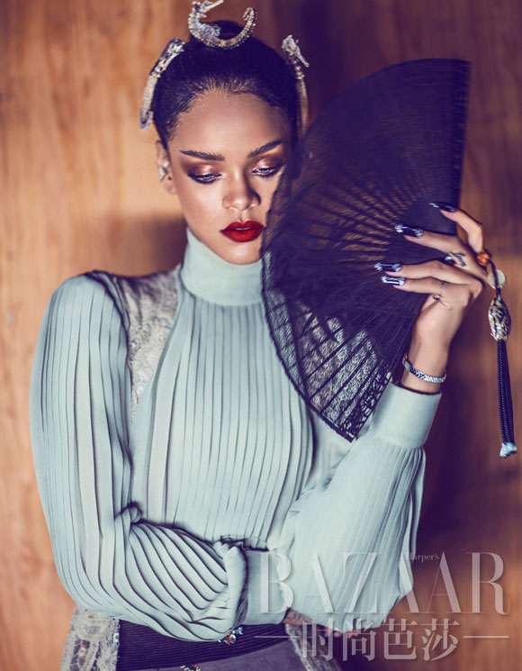 Rihhana đẹp “ma mị” trên tạp chí Harper’s Bazaar