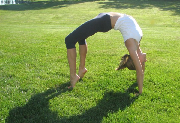 4 bài tập yoga giúp bạn cải thiện chiều cao 