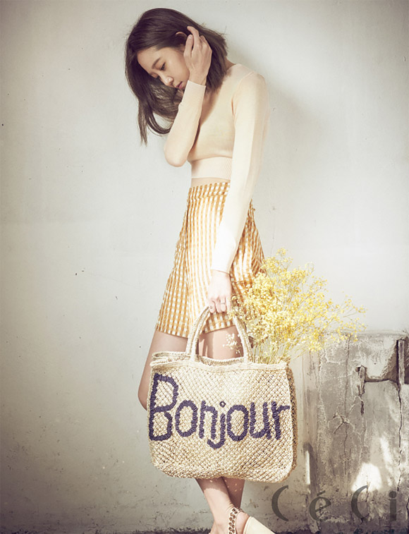 Gong Hyo Jin khoe hình xăm ấn tượng trên tạp chí