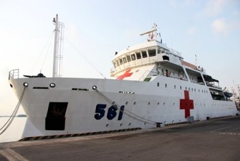 Bệnh viện trên biển 'khủng' của Hải quân VN