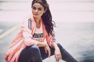 Selena Gomez khoẻ khoắn trong lookbook Adidas Neo