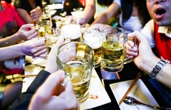 Dự thảo chính sách mới về bia rượu: Dân càng nhậu “chui” nhiều hơn?