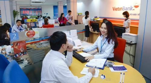 vietinbank tra luong nhan vien gan 26 trieu dong