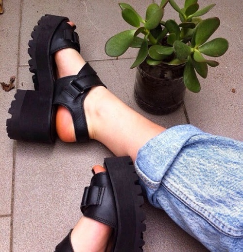 Giày chunky - món đồ “độc quyền” của nàng chân bé