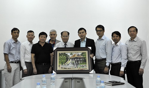 Chủ tịch Hội dầu khí Việt Nam Ngô Thường San thăm và làm việc tại Campuchia