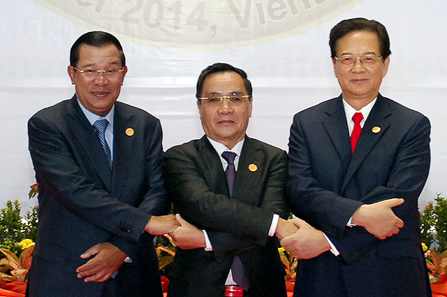 Thủ tướng dự Hội nghị Cấp cao Campuchia - Lào - Việt Nam lần thứ 8