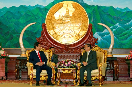 Thủ tướng Nguyễn Tấn Dũng hội kiến với Tổng Bí thư, Chủ tịch nước Lào