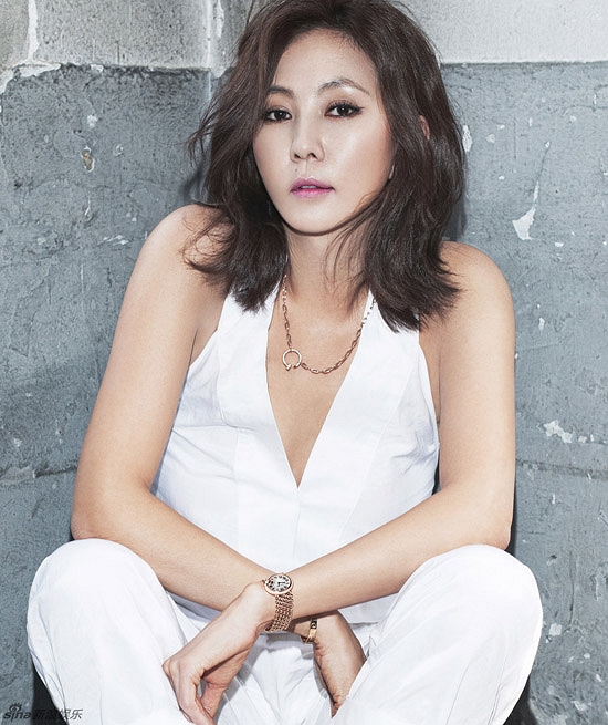 Vẻ đẹp “bất chấp” thời gian của Kim Nam Joo
