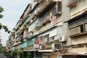 Muôn kiểu "đeo ba lô" ở chung cư Sài Gòn