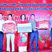 cong doan pvc to chuc tet sum vay cho nguoi lao dong tren cong truong nmnd song hau 1