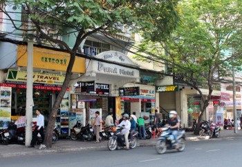 Cấm ô tô dừng, đỗ ở 'phố Tây' Sài Gòn