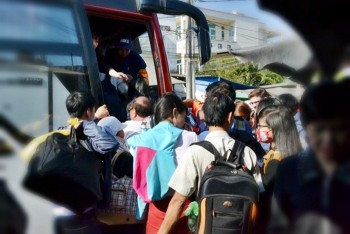 Sập cầu Ghềnh: TP HCM điều xe buýt trung chuyển khách