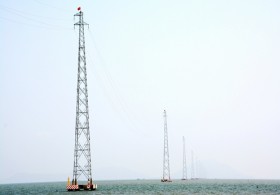 Khánh thành công trình kéo điện vượt biển ra đảo đầu tiên ở Việt Nam