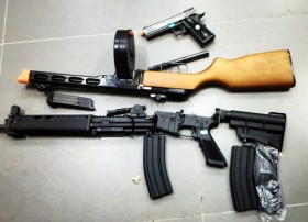 TP HCM: Bắt lô súng đồ chơi nguy hiểm gửi về từ Mỹ
