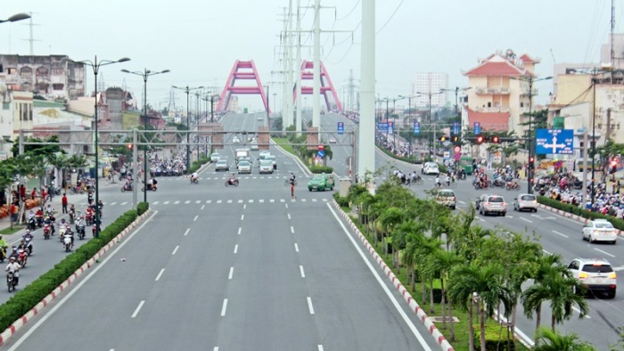 TP HCM: Cấm nhiều đoạn trên đường Phạm Văn Đồng để sửa chữa