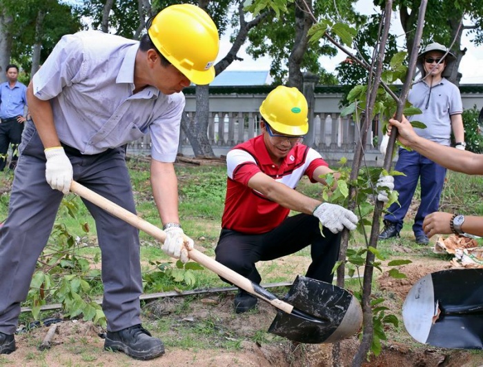 anh ra quan huong ung ngay moi truong the gioi