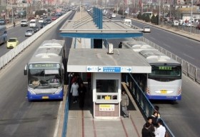 TP HCM giảm tải giao thông bằng xe buýt nhanh